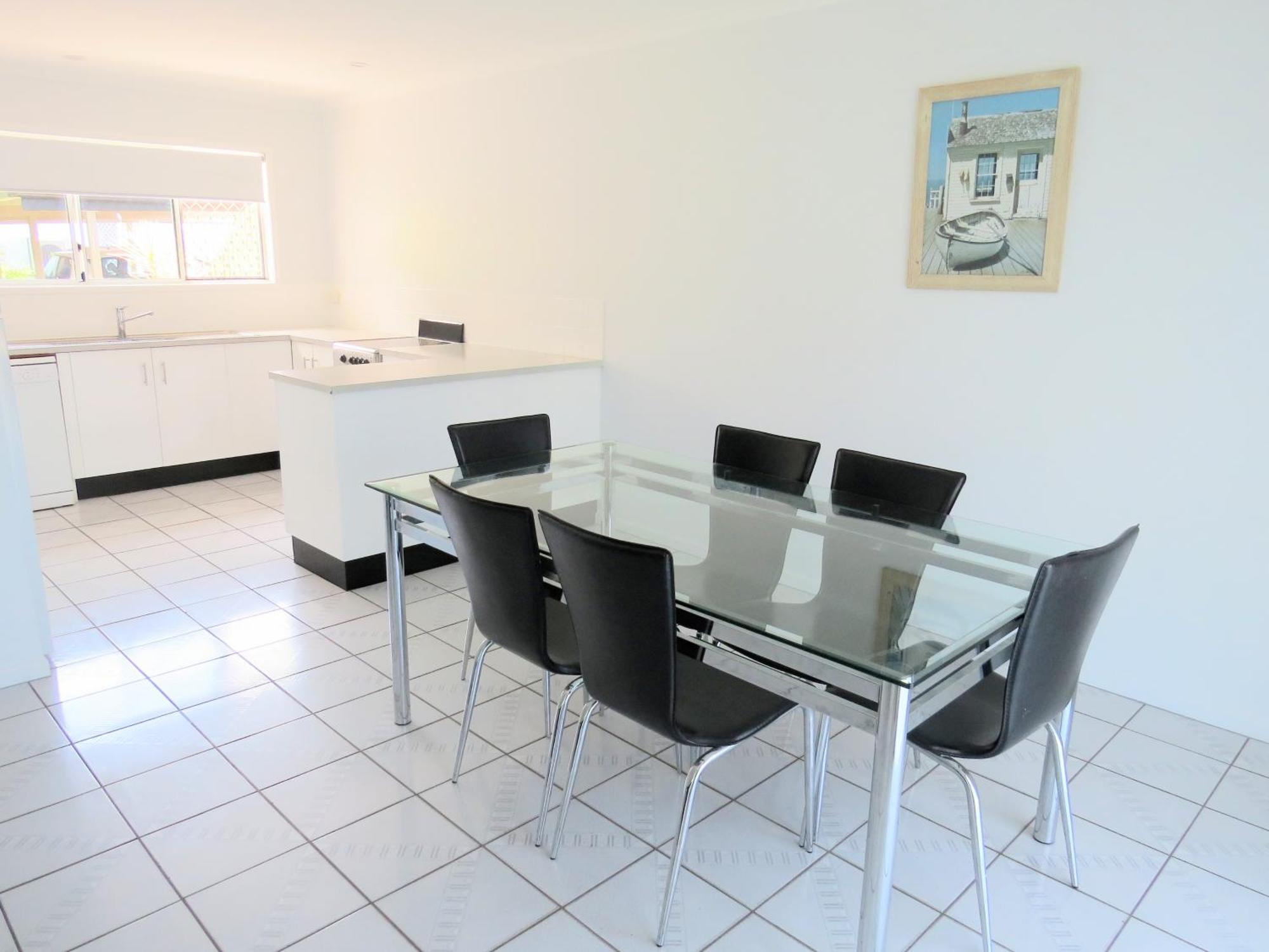 The Shores Holiday Apartments Mackay Værelse billede